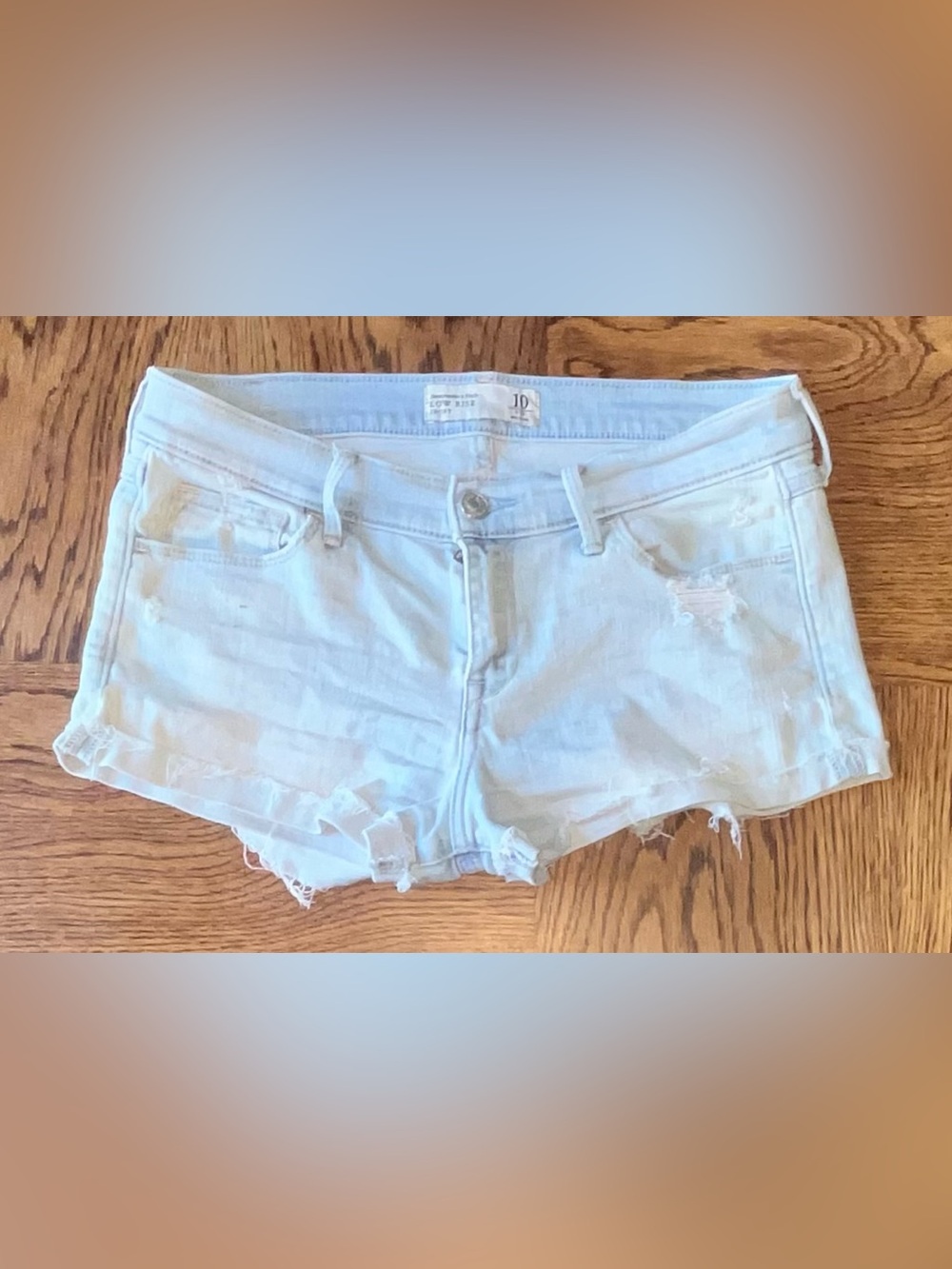 Abercrombie & Fitch Low Rise Light Blue Distressed Denim Shorts Women’s Size 10
